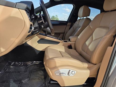 Used 2025 Porsche Macan image 17