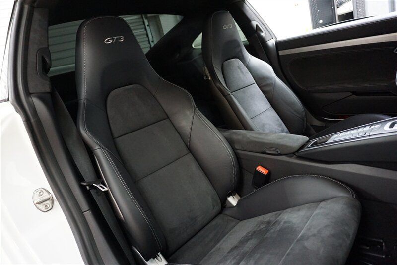 Used 2015 Porsche 911 GT3 RWD image 21