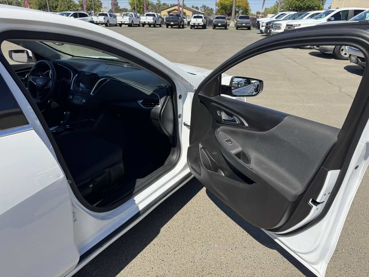 Used 2020 Chevrolet Malibu LT FWD image 14