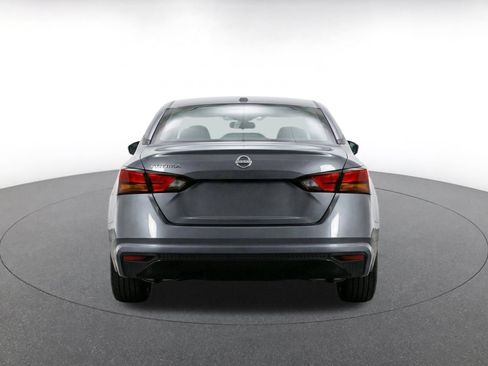 Used 2025 Nissan Altima 2.5 SV FWD image 8