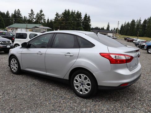 Used 2012 Ford Focus SE FWD image 3