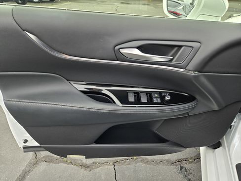 Used 2021 Toyota Mirai XLE w/ Advanced Technology Package image 16