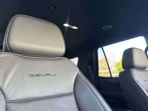 Used 2025 GMC Yukon Denali AWD/4WD image 18