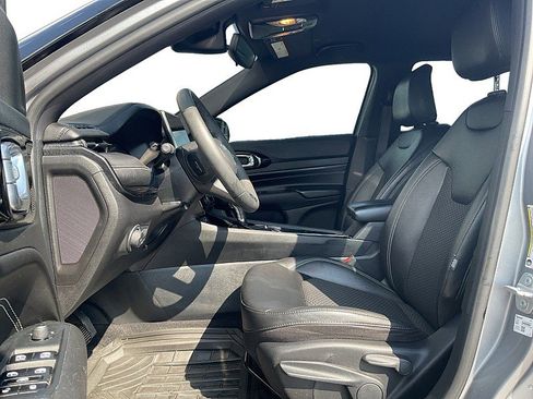 Used 2024 Jeep Compass Latitude w/ Altitude Special Edition image 10