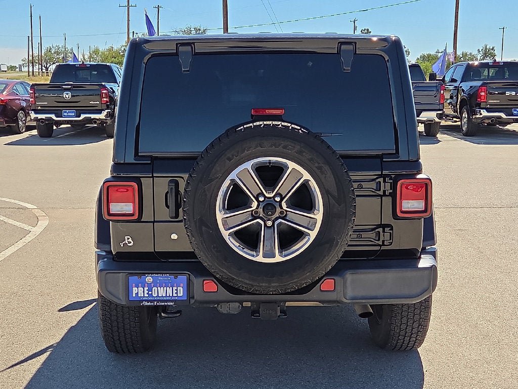 Used 2018 Jeep Wrangler Unlimited Sahara AWD/4WD image 4