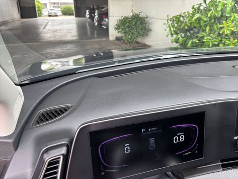 Used 2025 Kia Sportage LX FWD image 33