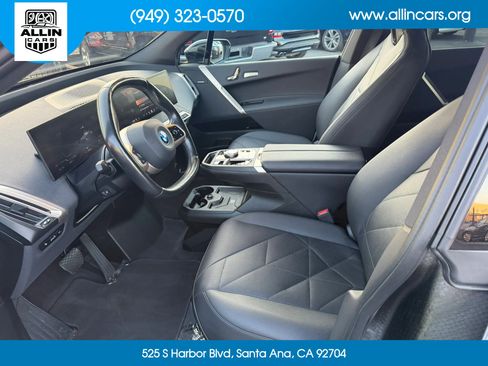 Used 2024 BMW iX xDrive50 w/ Premium Package AWD/4WD image 7