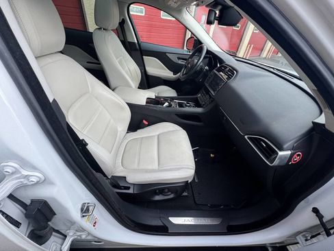 Used 2017 Jaguar F-PACE Prestige image 26