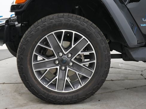 Used 2024 Jeep Wrangler High Altitude AWD/4WD image 28