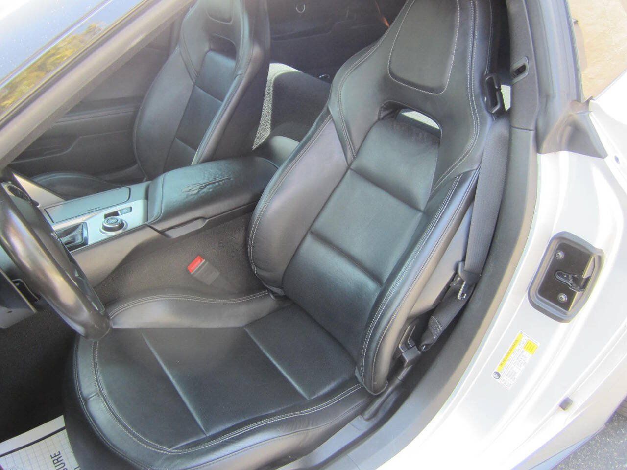 Used 2019 Chevrolet Corvette Stingray Coupe RWD image 23