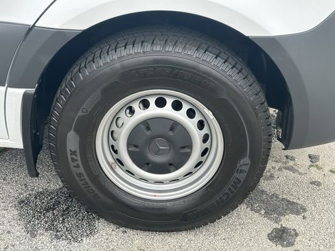 Used 2024 Mercedes-Benz Sprinter 2500 image 15