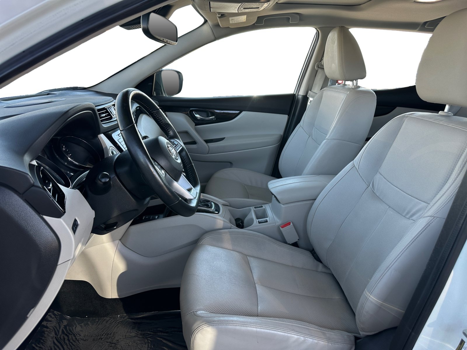 Used 2022 Nissan Rogue Sport SL w/ Premium Package AWD/4WD image 9