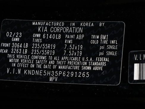 Used 2023 Kia Carnival SX image 40