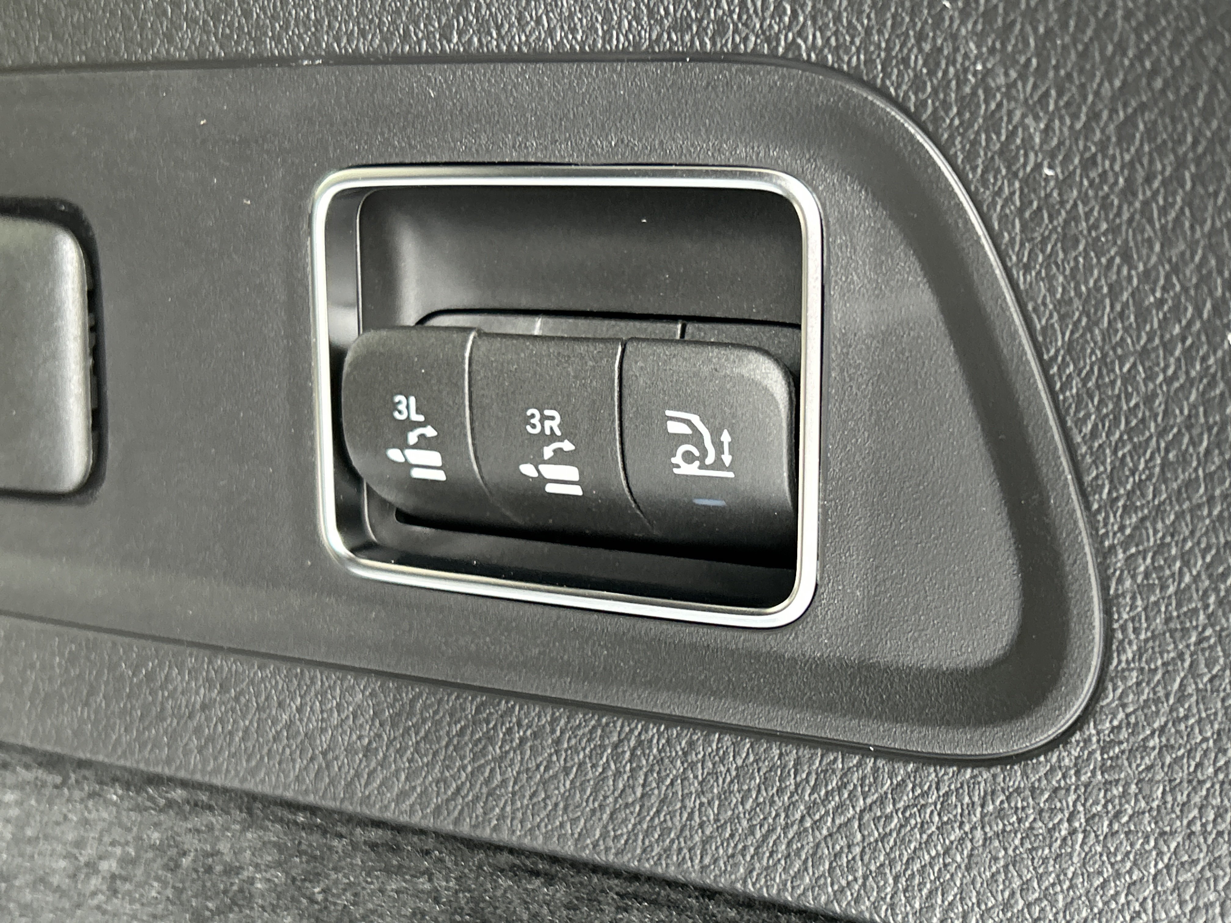 New 2026 Mercedes-Benz GLS 450 4MATIC image 11