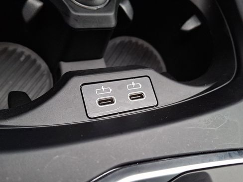 Used 2025 BMW 228i xDrive w/ Technology Package image 17