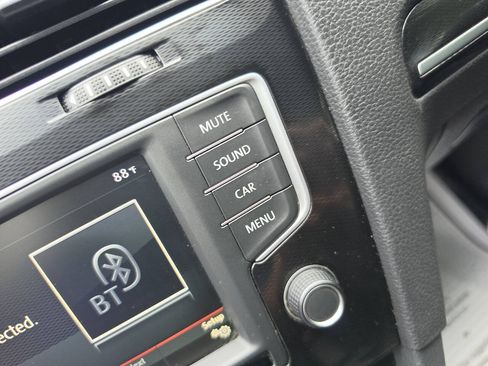 Used 2016 Volkswagen GTI S FWD image 18