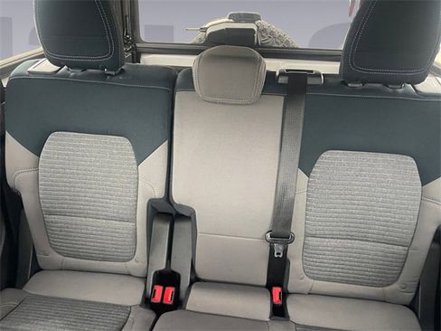 Used 2022 Ford Bronco Outer Banks w/ Sasquatch Package image 16