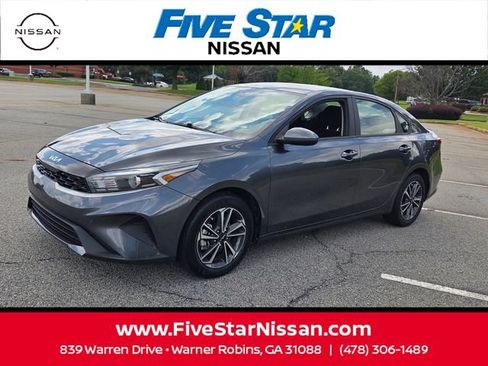 Used 2024 Kia Forte LXS FWD image 3