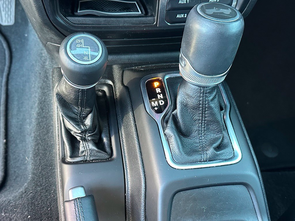 Used 2022 Jeep Wrangler Unlimited Sahara AWD/4WD image 31
