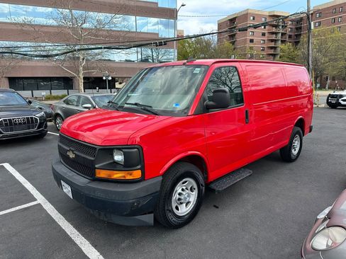 Used 2017 Chevrolet Express 2500 image 3