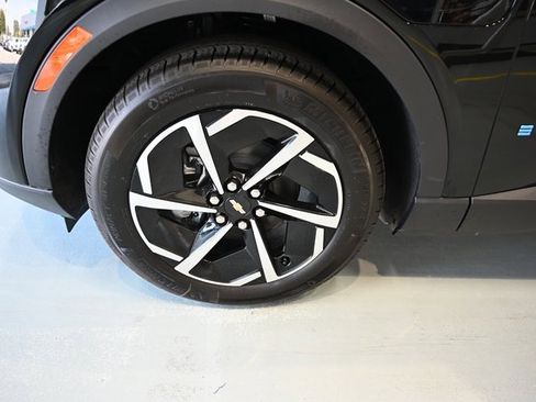 New 2026 Chevrolet Equinox EV LT image 25