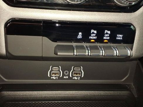Used 2025 RAM 1500 Big Horn AWD/4WD image 25