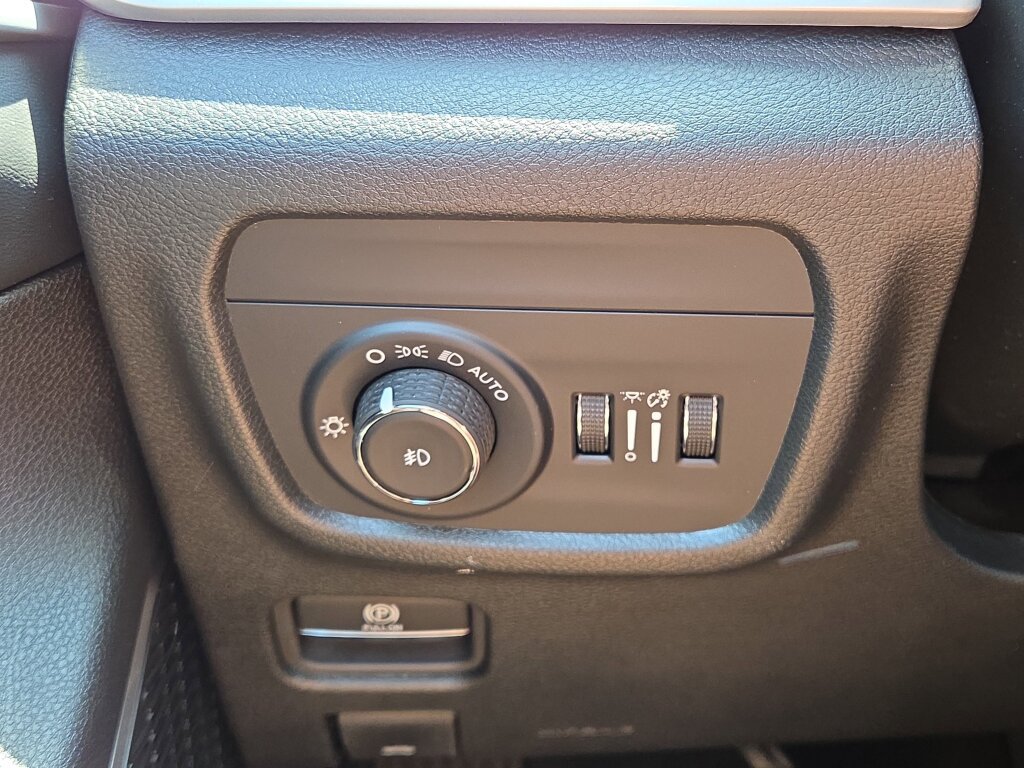 New 2026 Jeep Grand Cherokee Limited w/ Limited Altitude Package RWD image 15