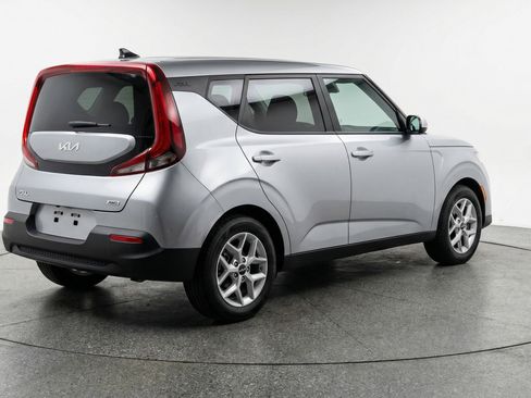 Used 2025 Kia Soul LX w/ LX Technology Package image 9