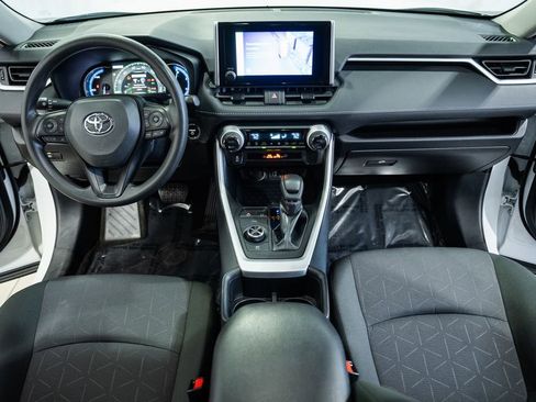Used 2025 Toyota RAV4 XLE image 16