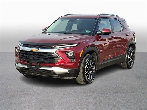 Used 2025 Chevrolet TrailBlazer LT image 1