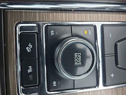 Used 2023 Ford Expedition Max Limited image 23