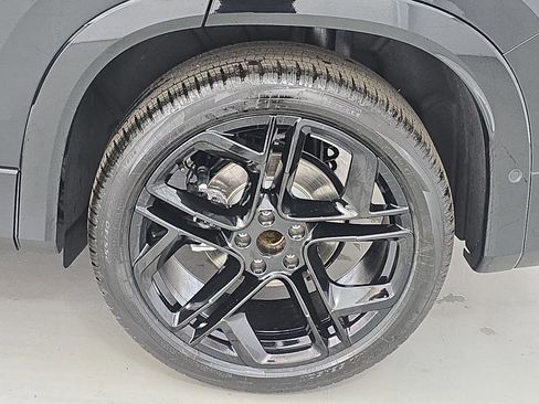 New 2026 Volkswagen Tiguan SE R-Line FWD image 34