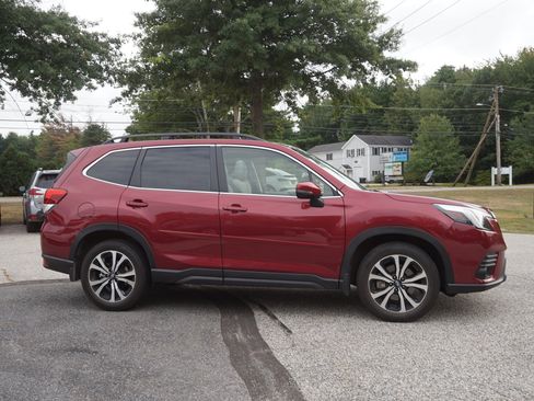 Used 2022 Subaru Forester Limited AWD/4WD image 4