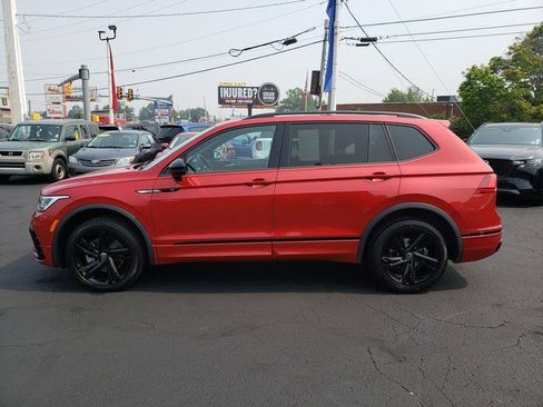 Used 2024 Volkswagen Tiguan SE R-Line AWD/4WD image 4