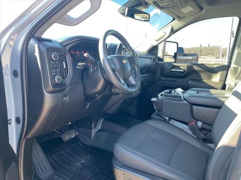 Used 2025 Chevrolet Silverado 2500 Custom w/ Custom Value Package image 7