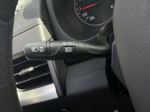 Used 2024 GMC Terrain SLE FWD image 15