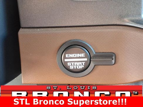 Used 2024 Ford Bronco Outer Banks image 12