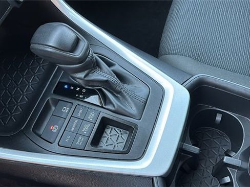 Used 2024 Toyota RAV4 LE image 20