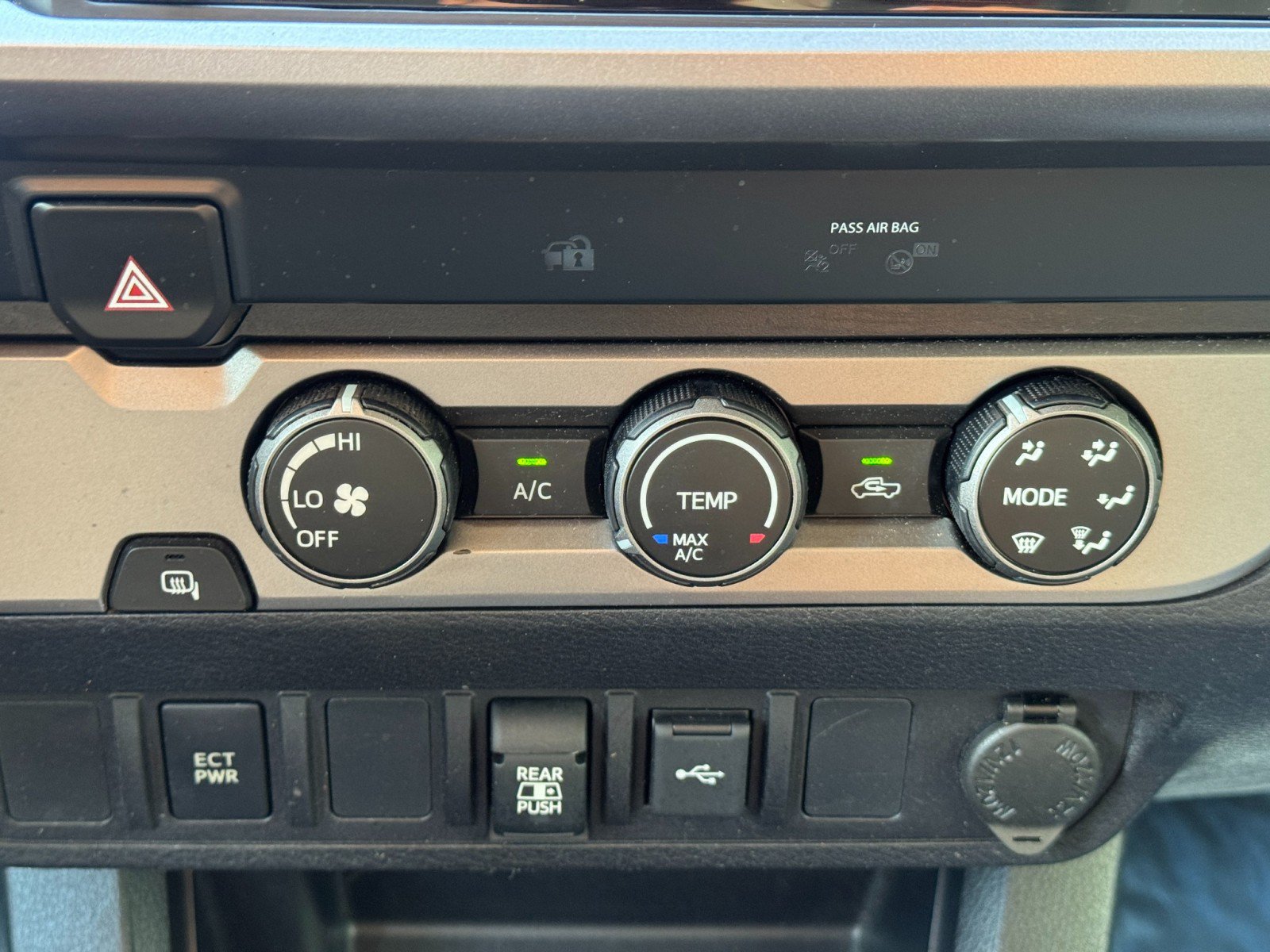 Used 2020 Toyota Tacoma SR5 RWD image 24