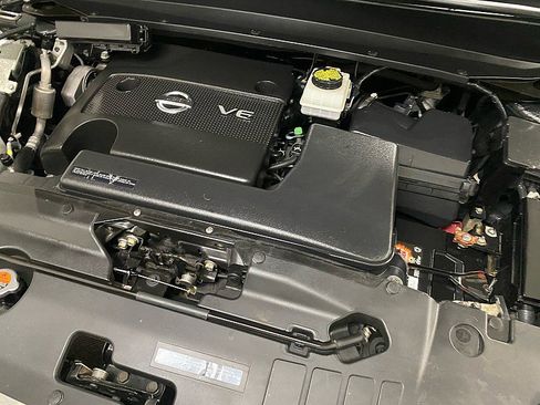 Used 2015 Nissan Pathfinder SV w/ Cargo Package image 16