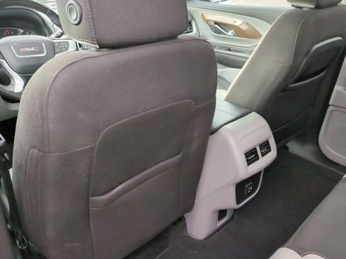 Used 2019 GMC Terrain SLE w/ Driver Convenience Package image 18