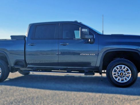 Used 2020 Chevrolet Silverado 2500 LT image 3