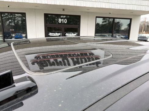 Used 2022 Chevrolet Silverado 1500 High Country w/ High Country Premium Package image 12