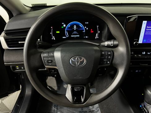 Used 2025 Toyota Camry LE FWD image 14