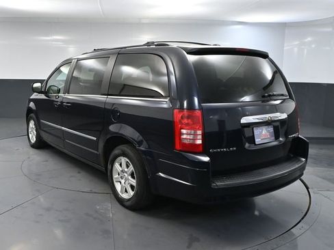 Used 2010 Chrysler Town & Country Touring Plus image 6
