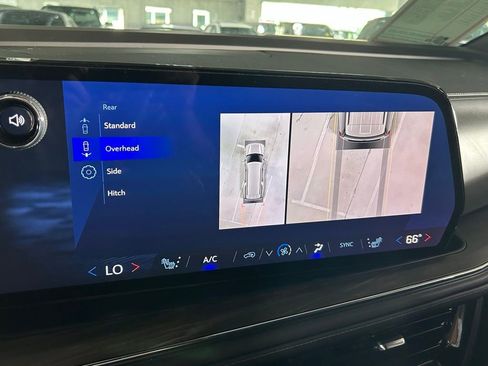 Used 2025 Chevrolet Suburban LT image 22