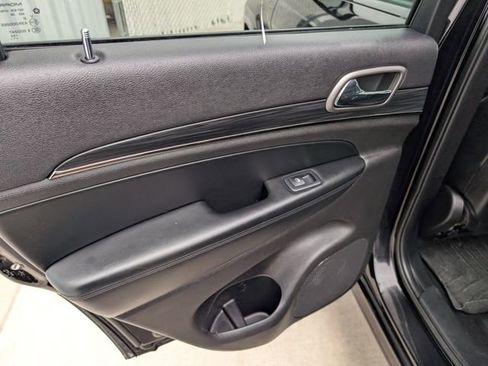 Used 2020 Jeep Grand Cherokee Limited X image 21