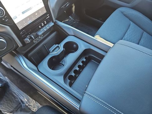 New 2026 RAM 1500 4x4 Crew Cab image 23