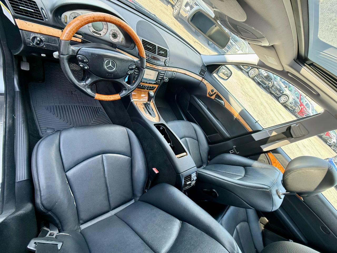 Used 2008 Mercedes-Benz E 350 4MATIC Sedan image 13