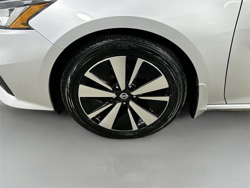 Used 2022 Nissan Altima 2.5 SV image 8